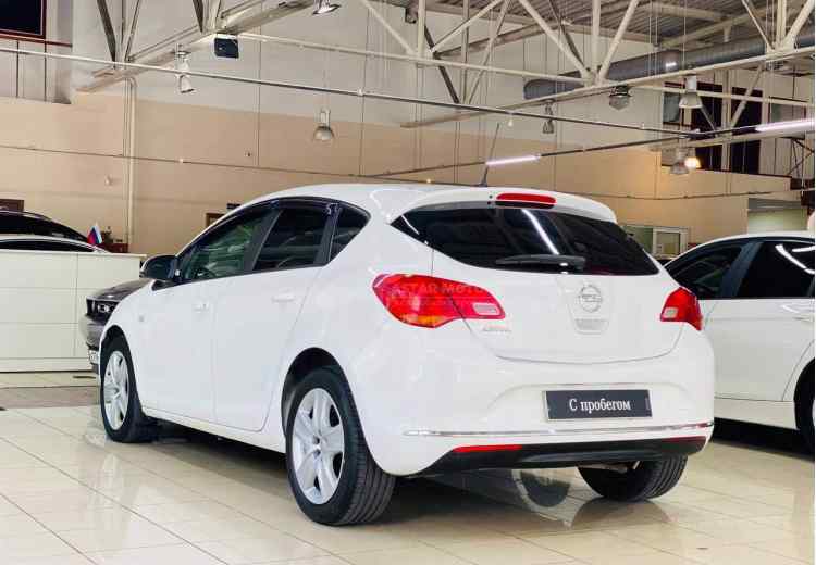 Opel Astra J Рестайлинг
