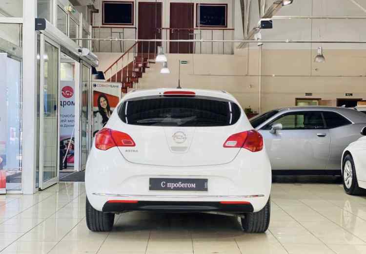 Opel Astra J Рестайлинг