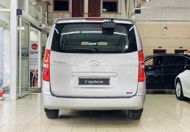 Hyundai Grand Starex I