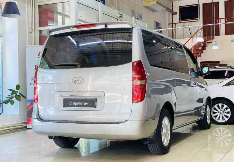 Hyundai Grand Starex I