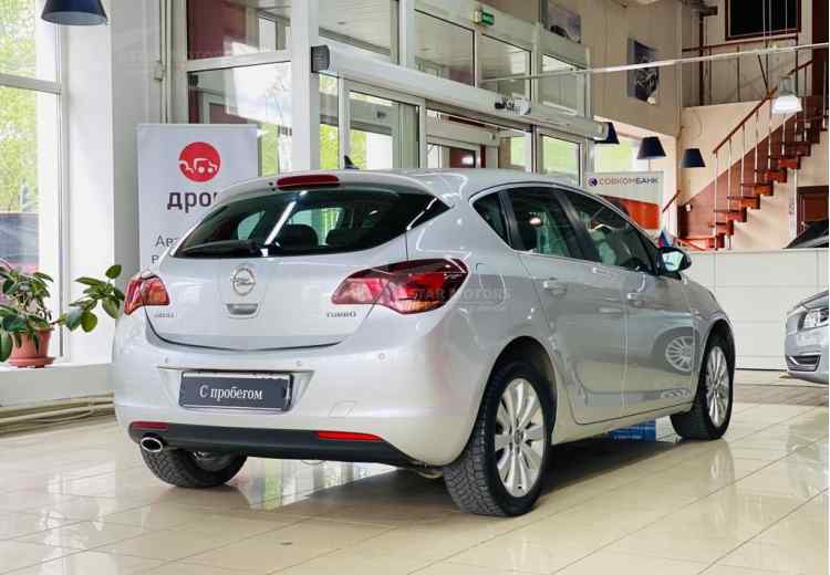 Opel Astra J