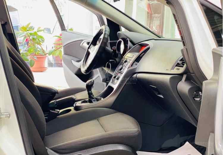 Opel Astra J Рестайлинг