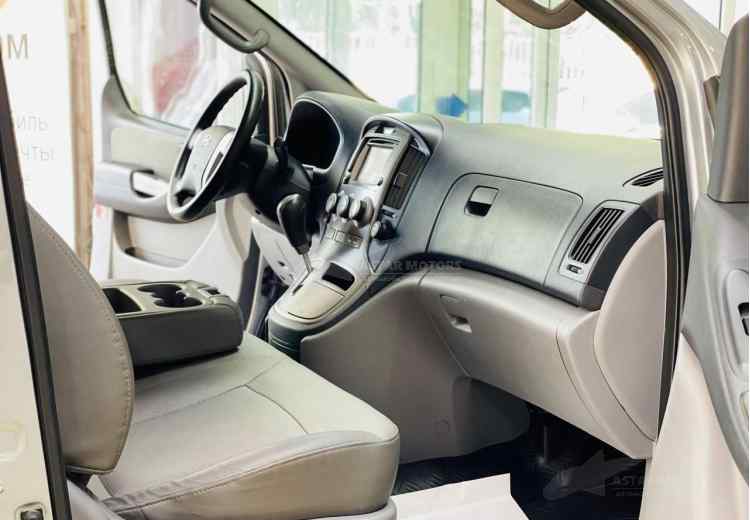 Hyundai Grand Starex I