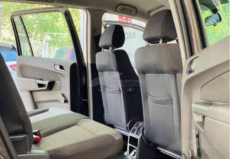 Opel Zafira B Рестайлинг