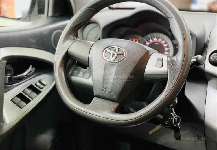 Toyota RAV4 IV (CA40)