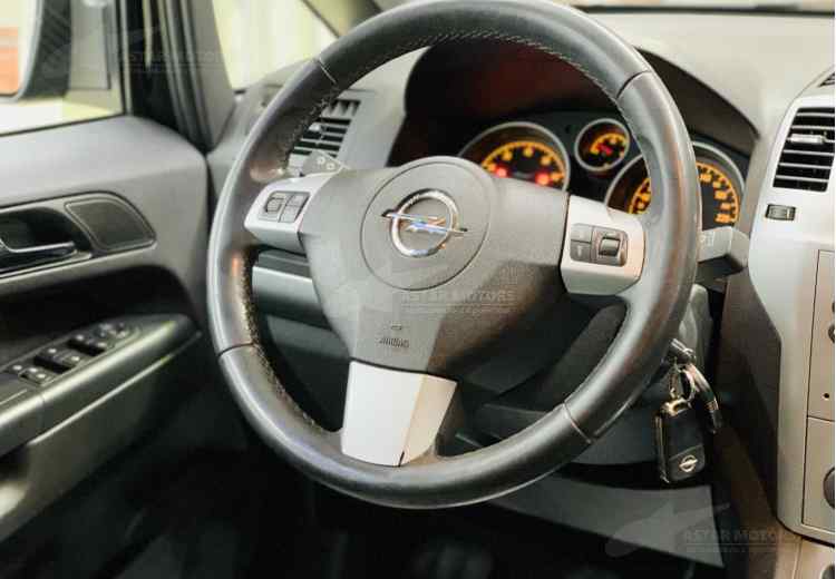 Opel Zafira B Рестайлинг