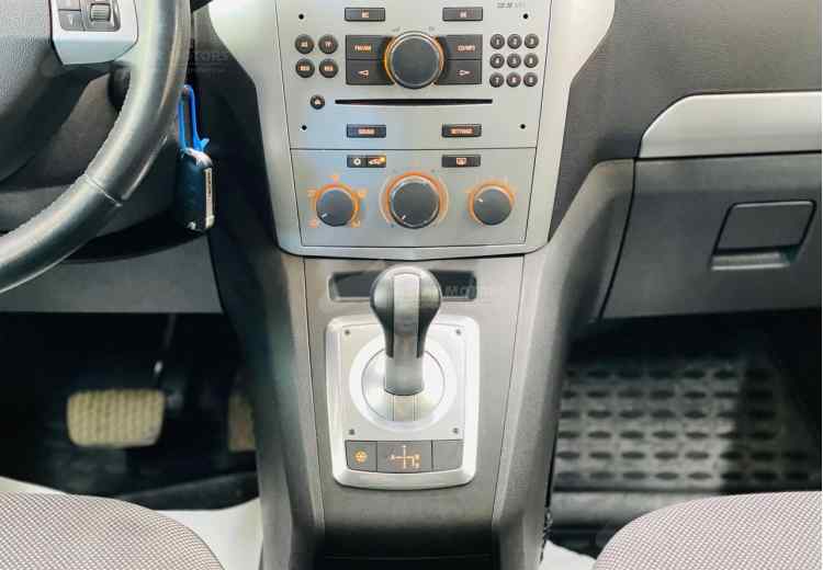 Opel Zafira B Рестайлинг