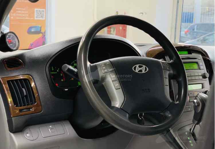 Hyundai Grand Starex I