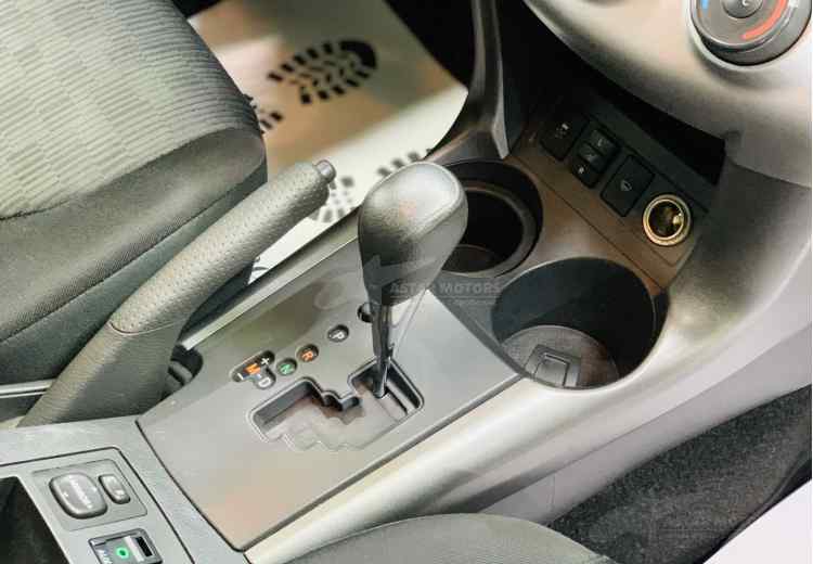 Toyota RAV4 IV (CA40)