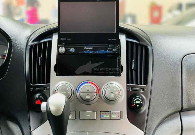 Hyundai Grand Starex I