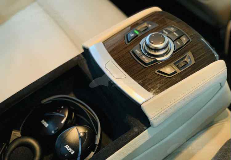 BMW 7 серии V (F01/F02/F04)