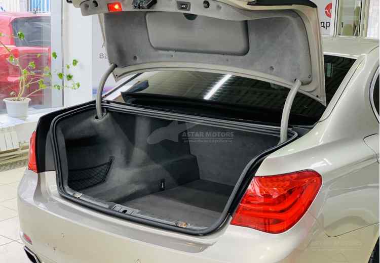 BMW 7 серии V (F01/F02/F04)