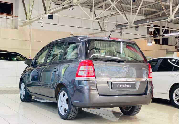 Opel Zafira B Рестайлинг