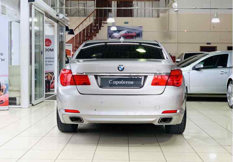BMW 7 серии V (F01/F02/F04)