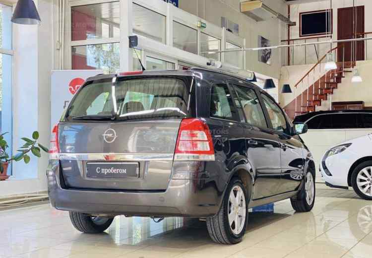 Opel Zafira B Рестайлинг