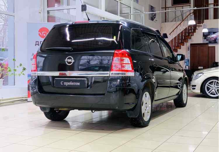 Opel Zafira B Рестайлинг