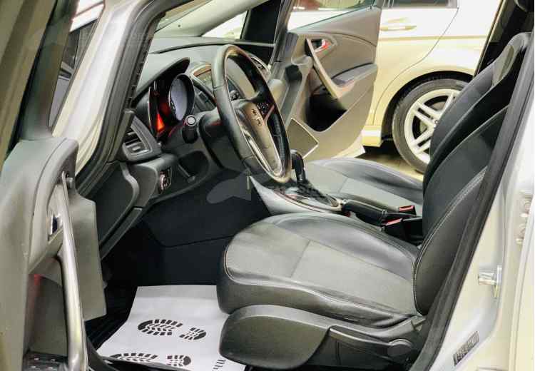 Opel Astra J Рестайлинг