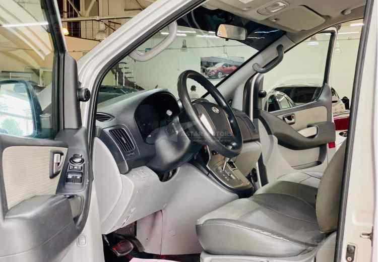 Hyundai Grand Starex I