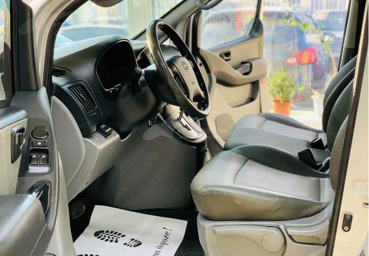 Hyundai Grand Starex I