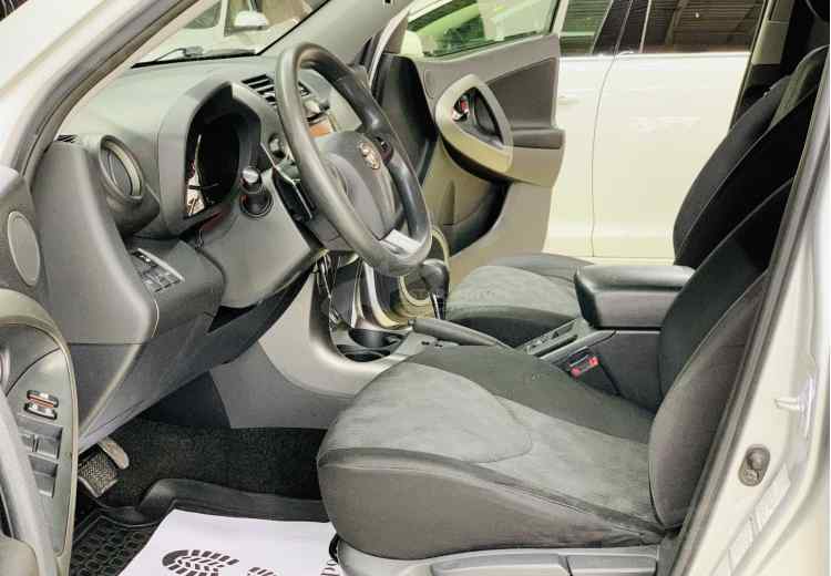 Toyota RAV4 IV (CA40)