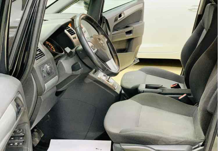 Opel Zafira B Рестайлинг