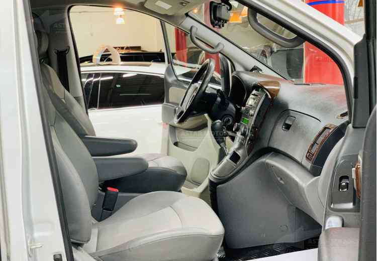 Hyundai Grand Starex I