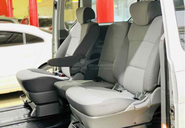 Hyundai Grand Starex I