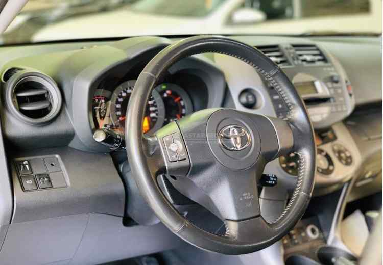 Toyota RAV4 III (XA30)