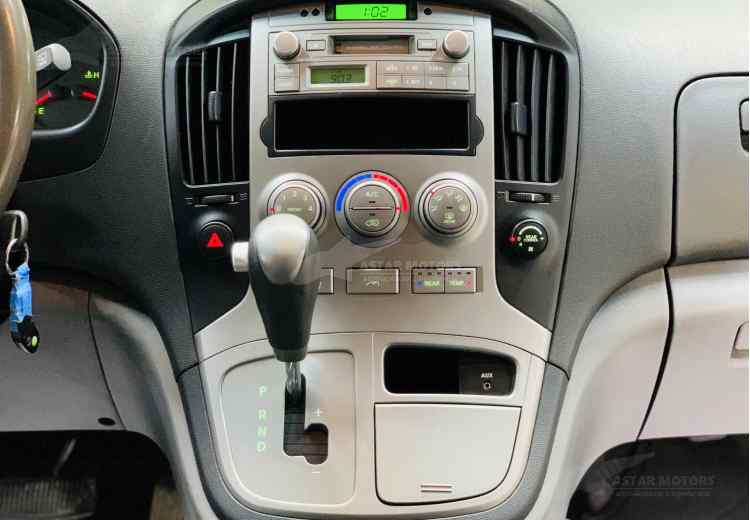 Hyundai Grand Starex I