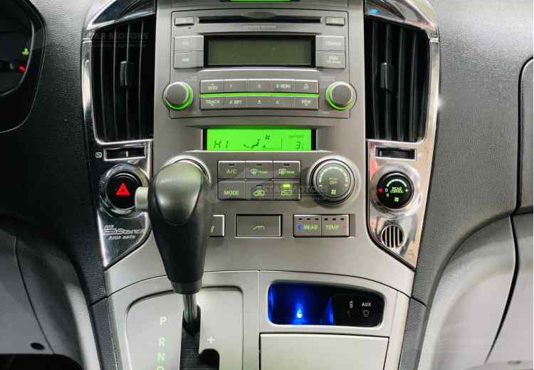 Hyundai Grand Starex I