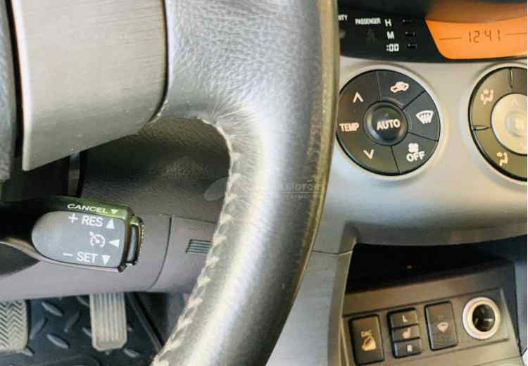 Toyota RAV4 III (XA30)