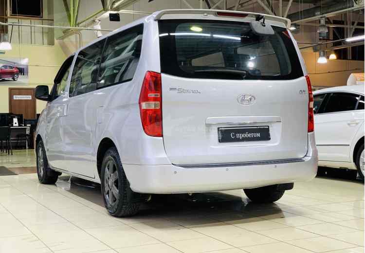 Hyundai Grand Starex I