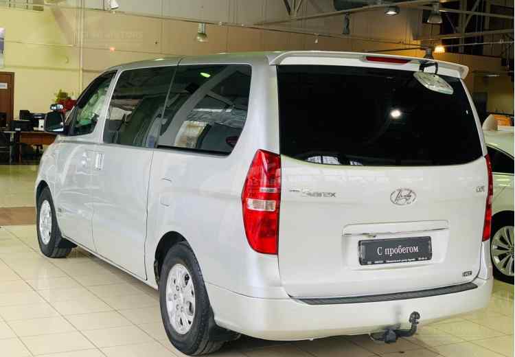 Hyundai Grand Starex I