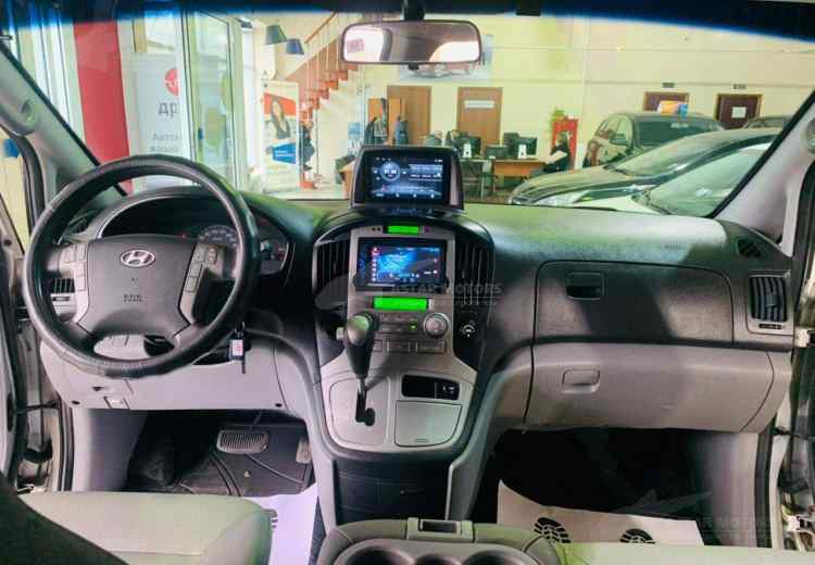 Hyundai Grand Starex I