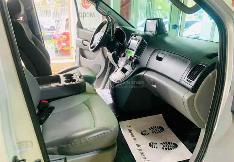 Hyundai Grand Starex I