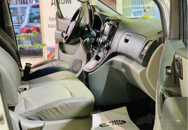 Hyundai Grand Starex I