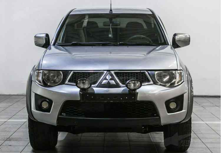 Mitsubishi L200 IV