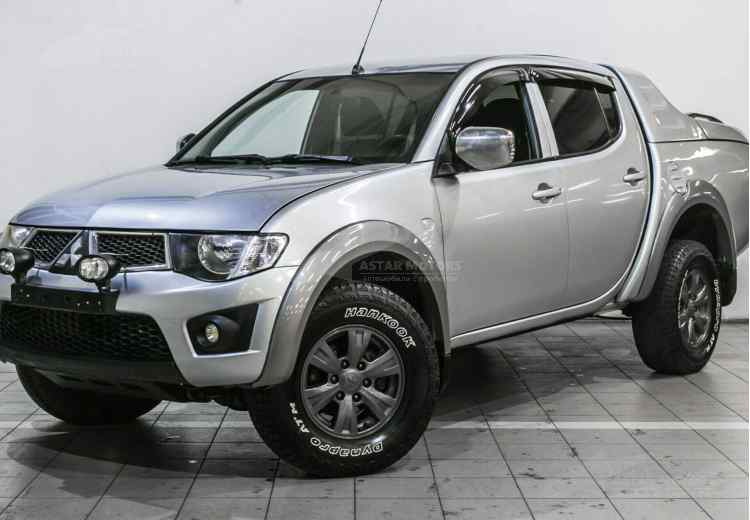Mitsubishi L200 IV