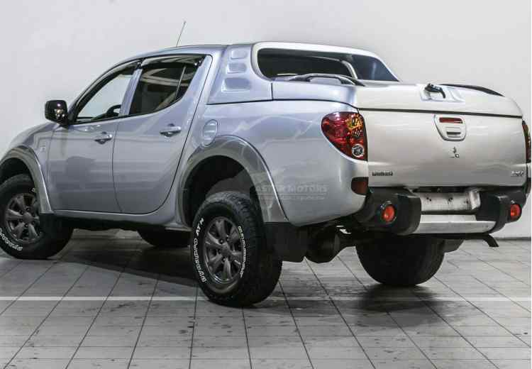 Mitsubishi L200 IV