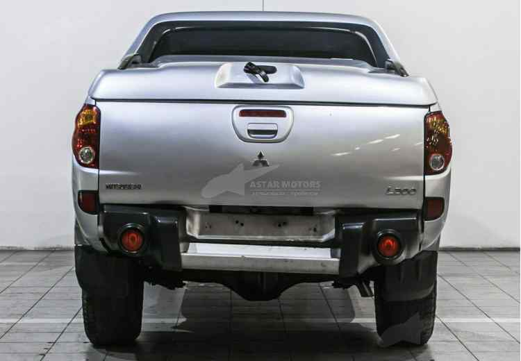 Mitsubishi L200 IV
