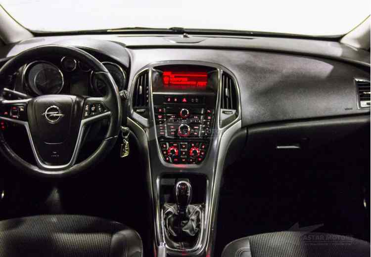 Opel Astra J Рестайлинг