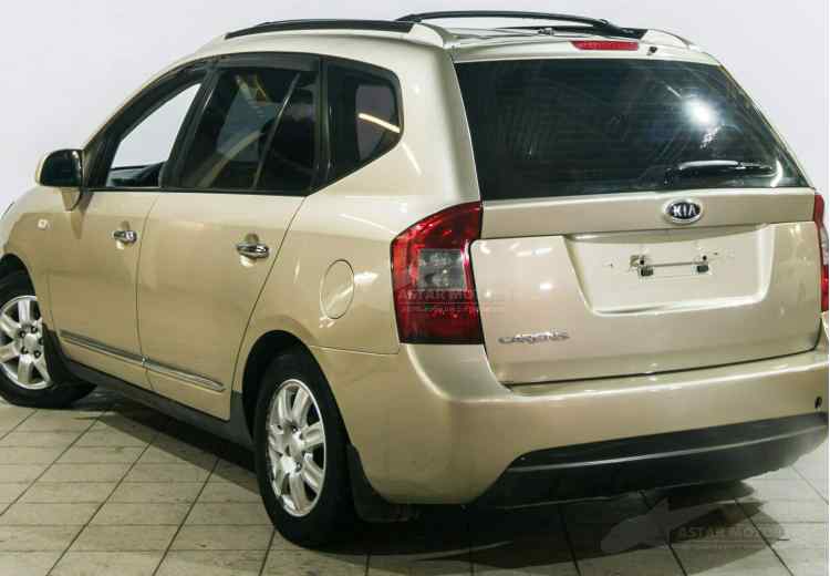 Kia Carens II (UN)