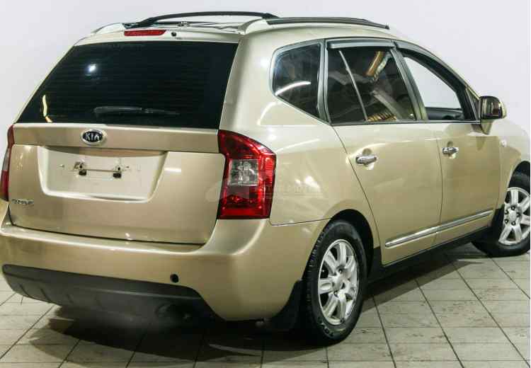 Kia Carens II (UN)