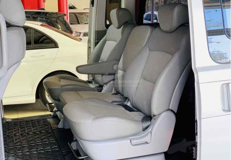 Hyundai Grand Starex I