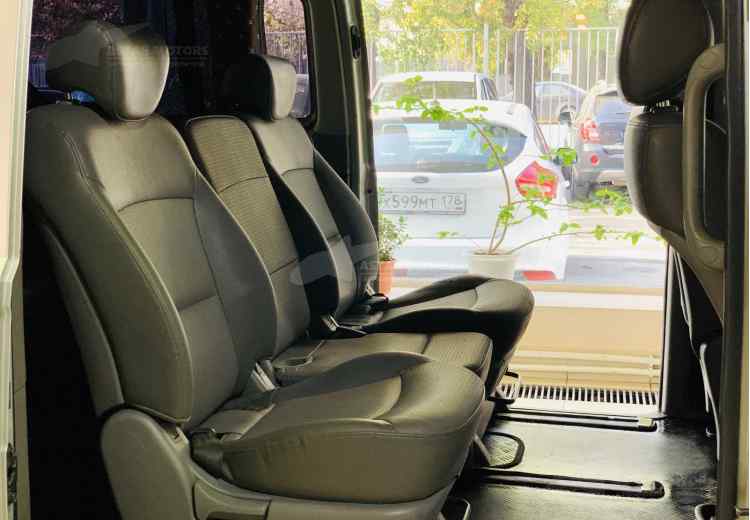 Hyundai Grand Starex I