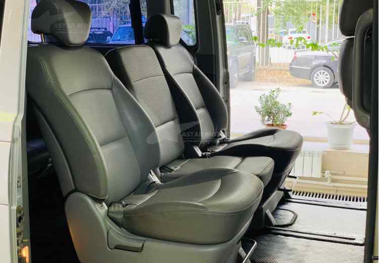 Hyundai Grand Starex I