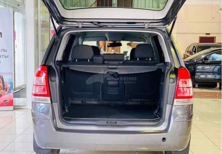 Opel Zafira B Рестайлинг