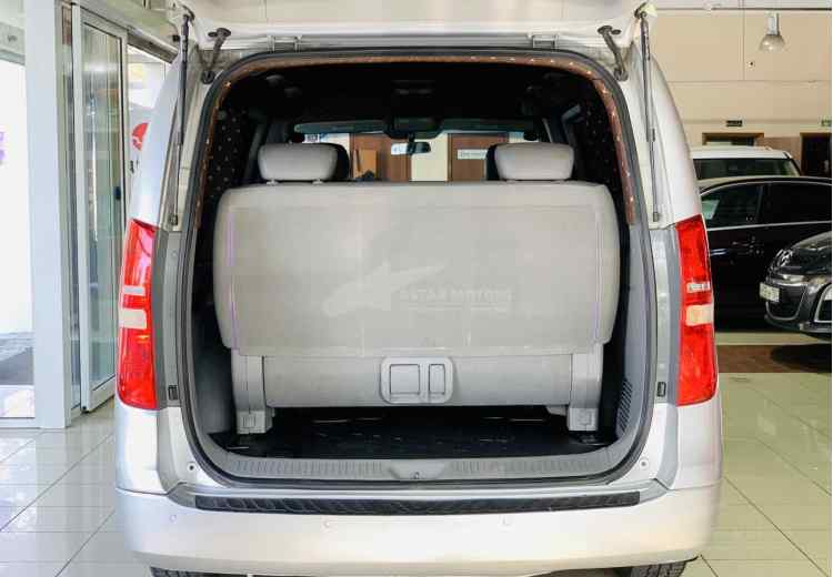 Hyundai Grand Starex I