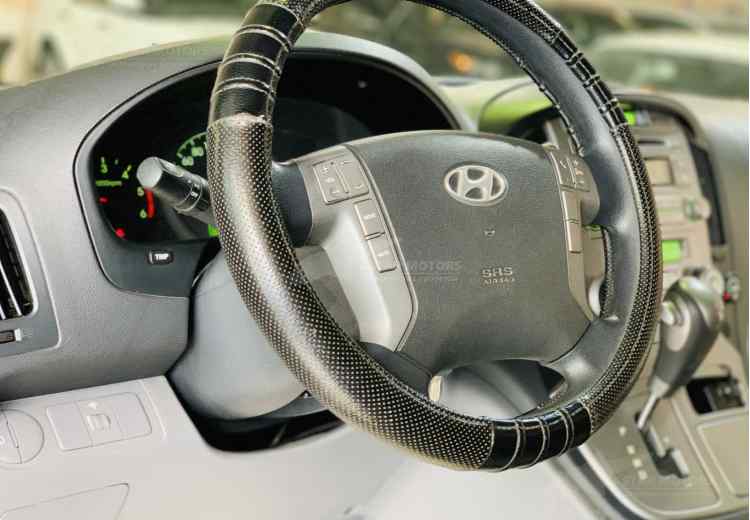 Hyundai Grand Starex I