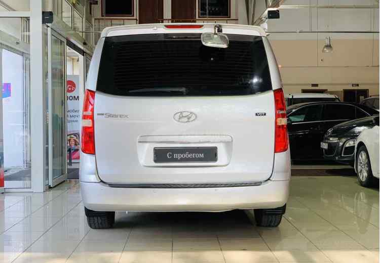 Hyundai Grand Starex I